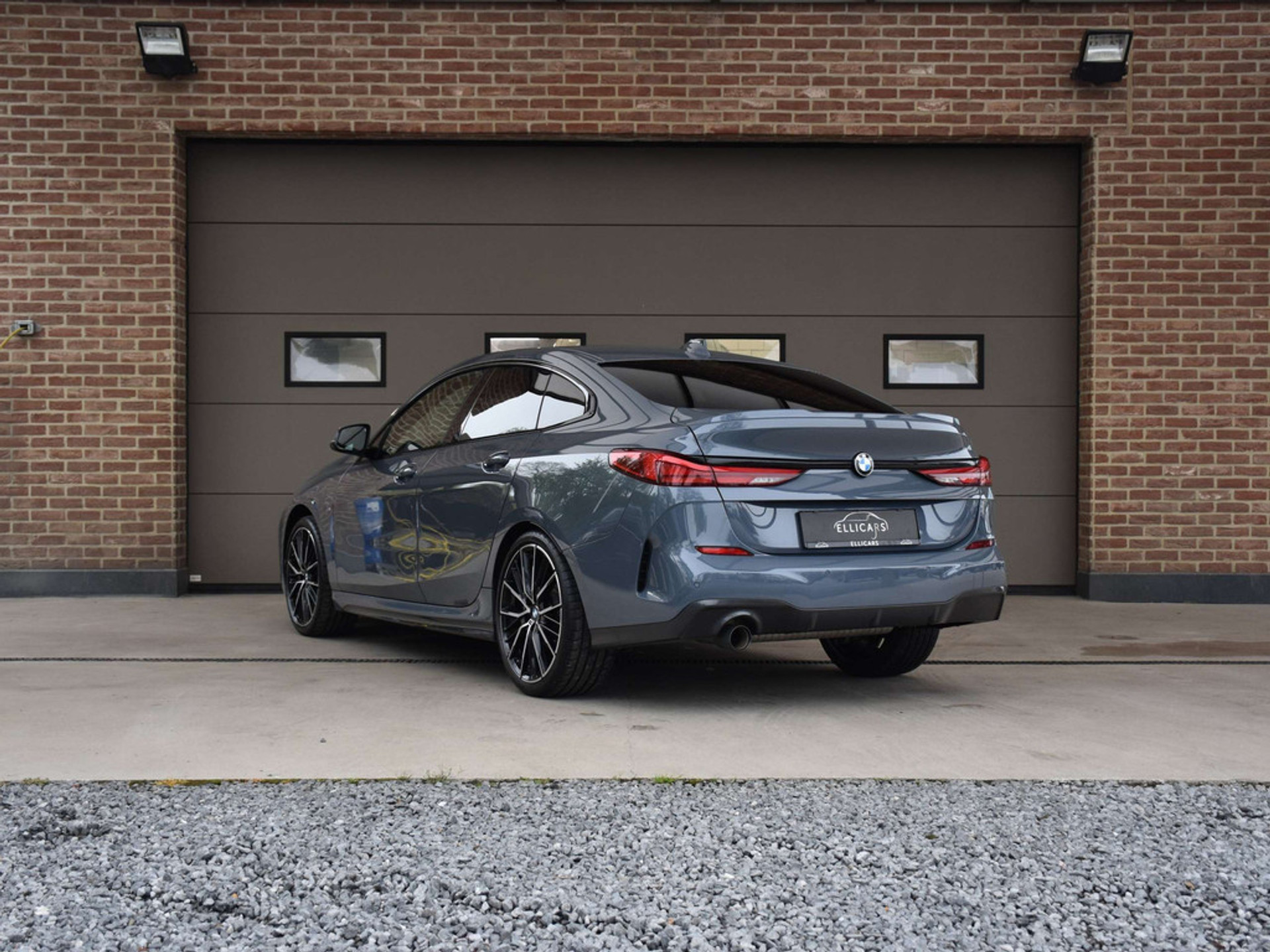 44499894-4.jpg