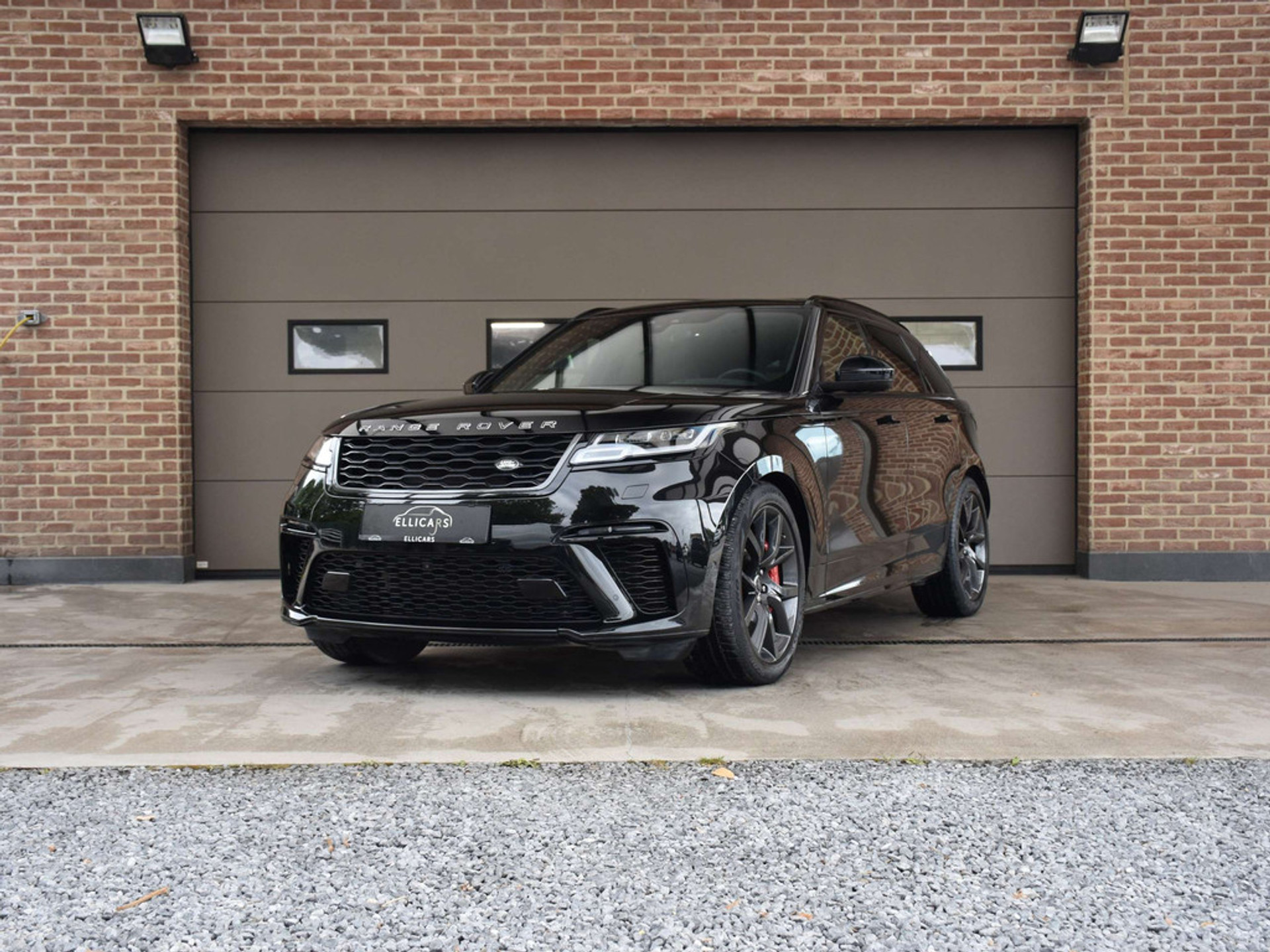 47099784-2.jpg