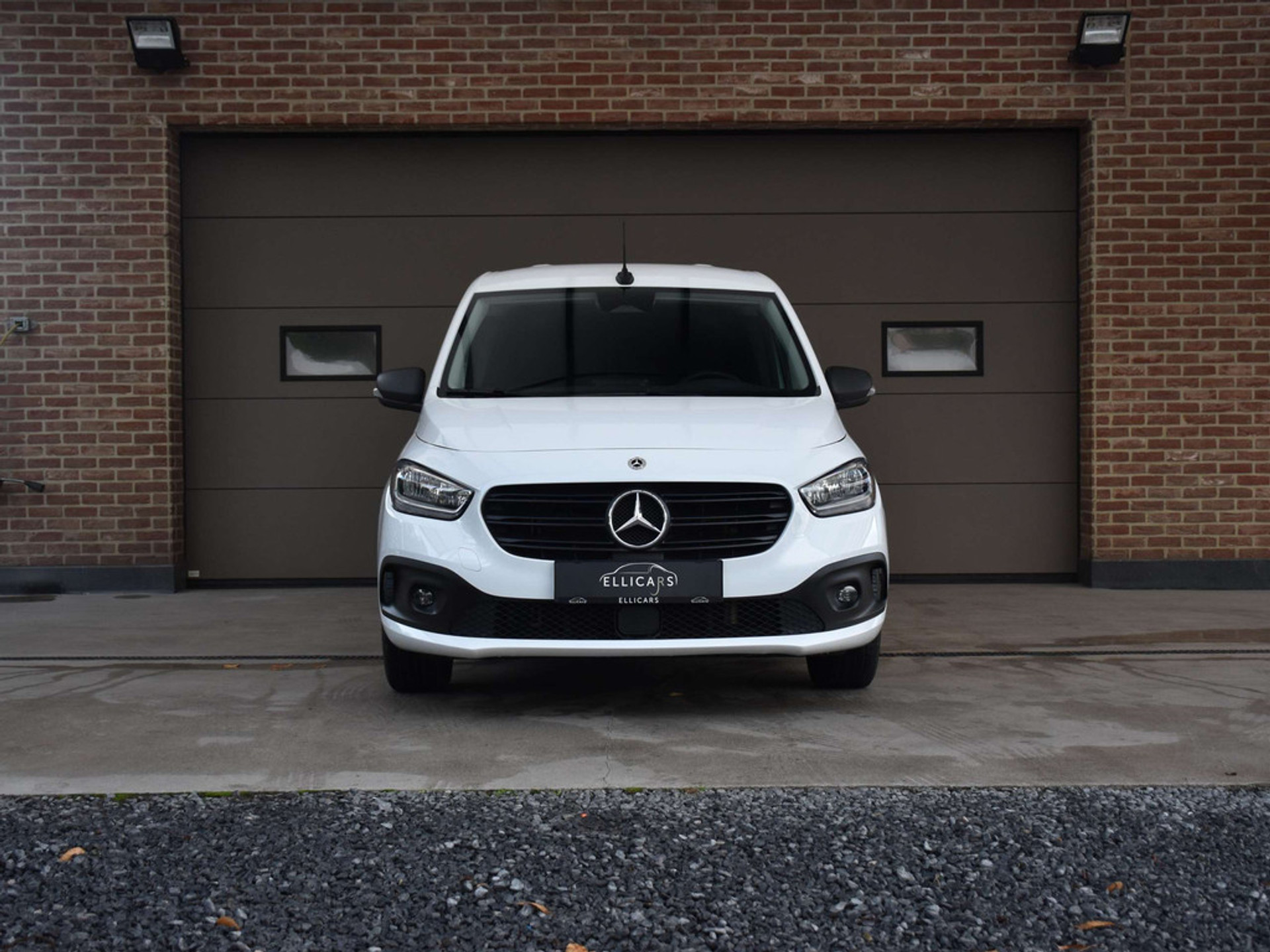 48531485-1.jpg